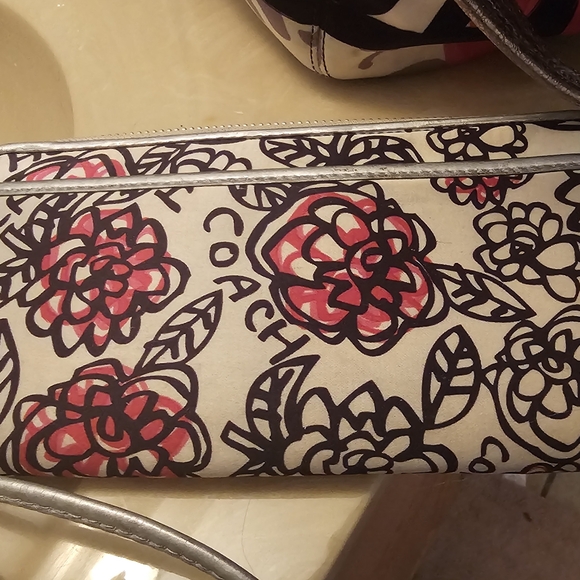 COACH "POPPY" LRG  BAG/WALLET - Picture 8 of 11